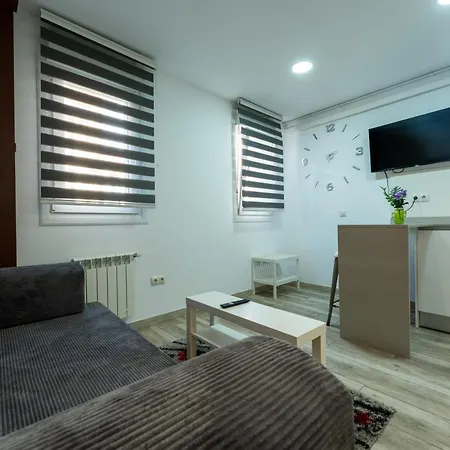 Urban Charm In Appartement *